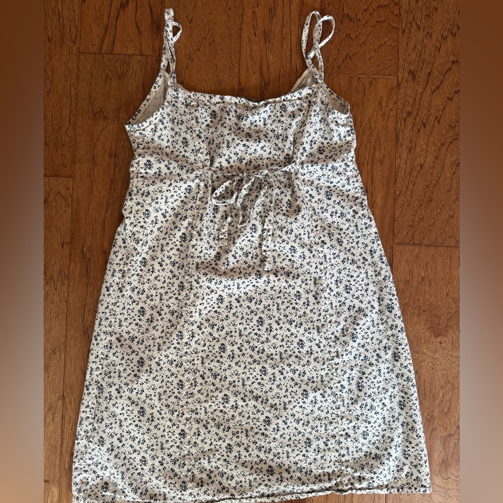 Brandy Melville Floral Sleeveless Dress - Picture 2 of 4